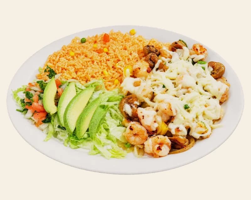 Camarones hawaianos with rice, lettuce, avocado and pico de gallo